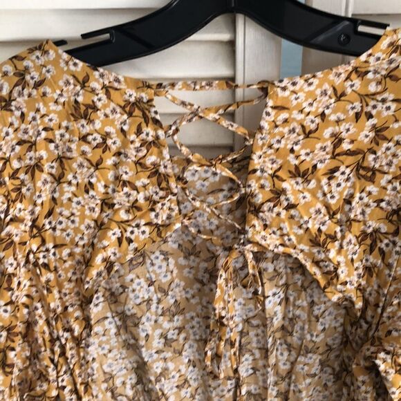 NWT Tiered Ruffle Boho Sun☀️Dress in Spring Floral Print. Tie Back Detail. - Picture 6 of 14